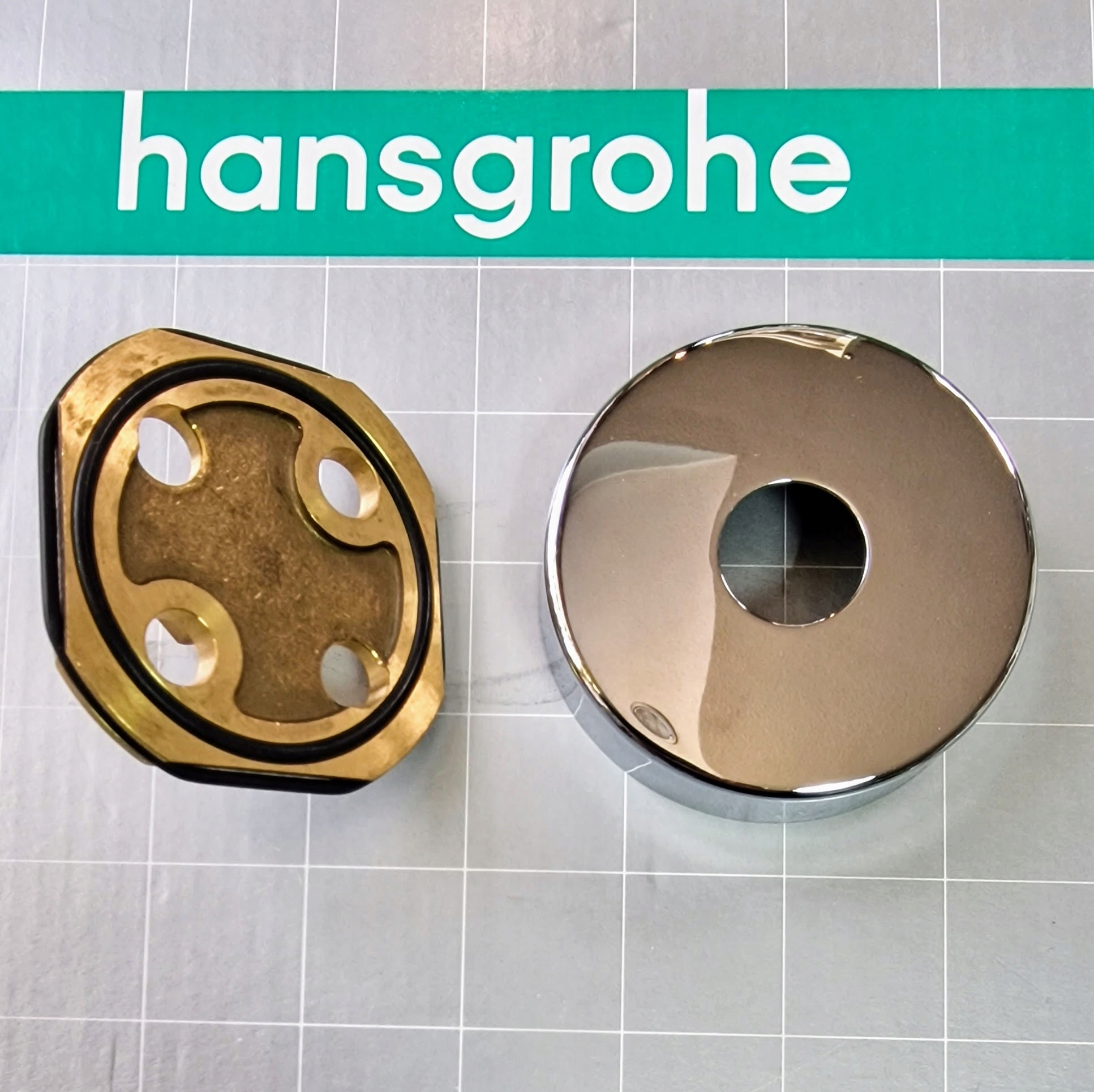 Hansgrohe upevnenie 98539000 s ružou 92807000
