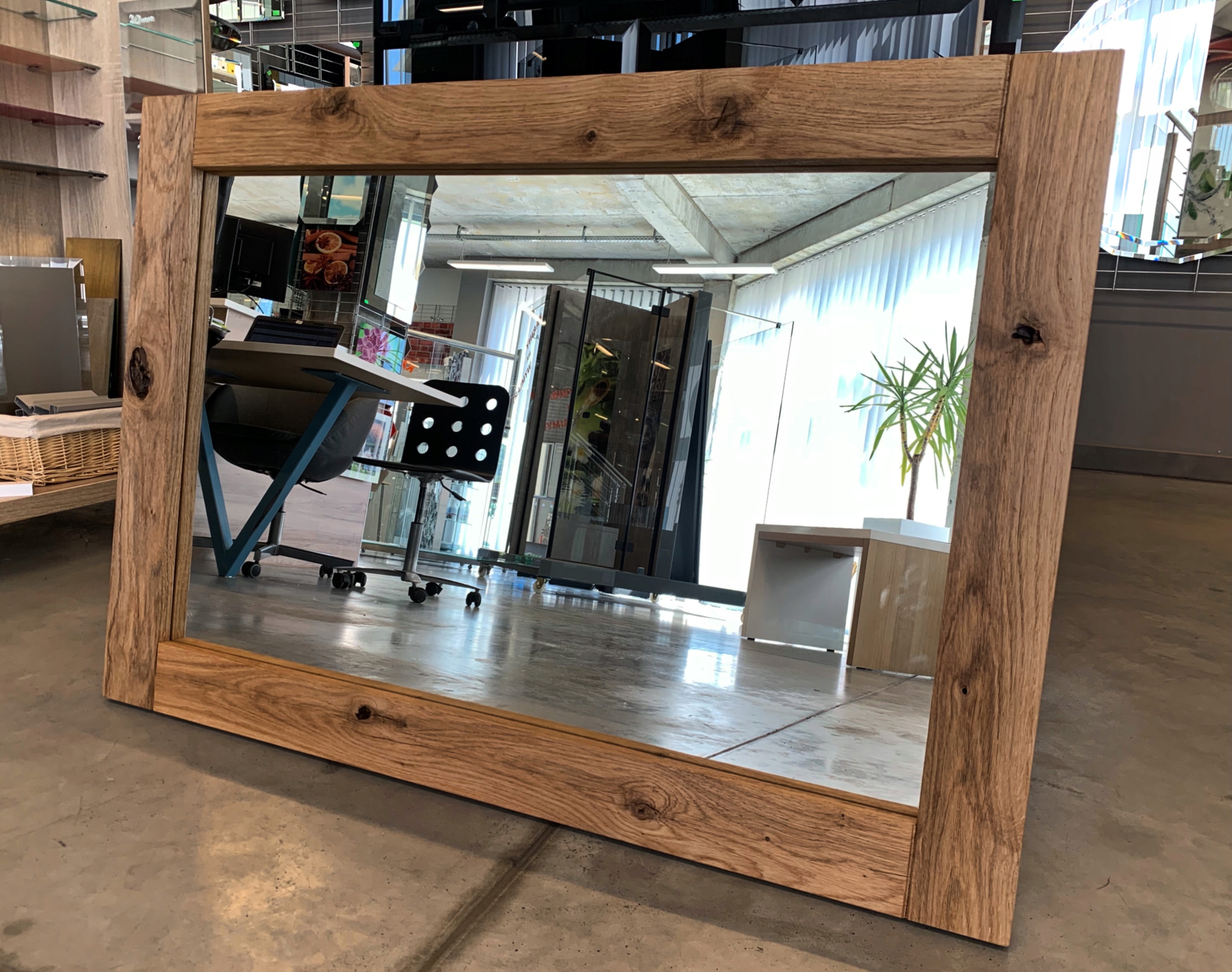 Rustikálne nástenné zrkadlo 130x80 zásah