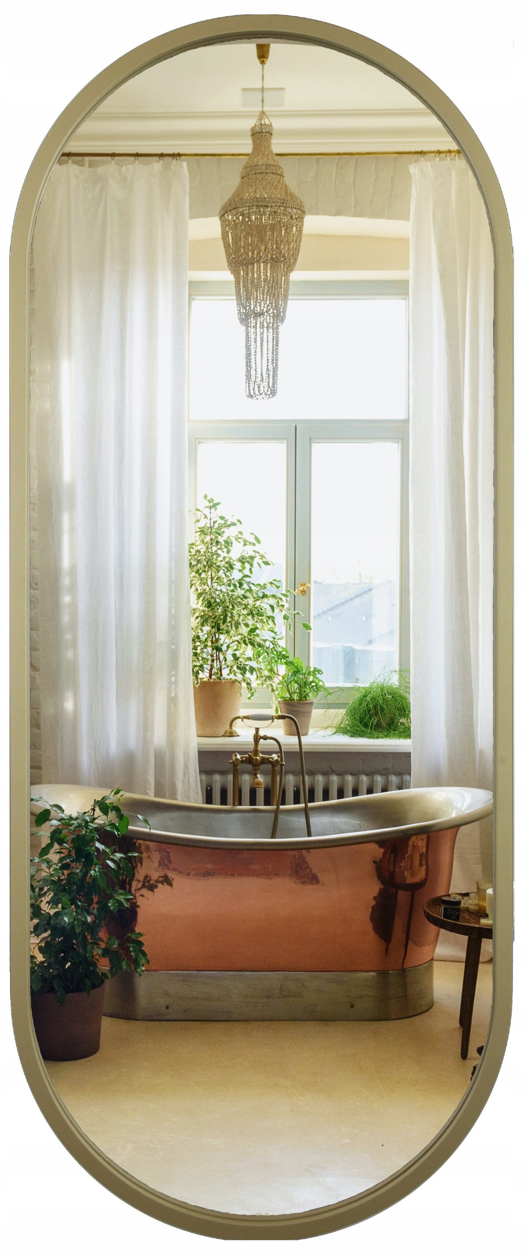 Moderné oválne XL zrkadlo v rámci chodby