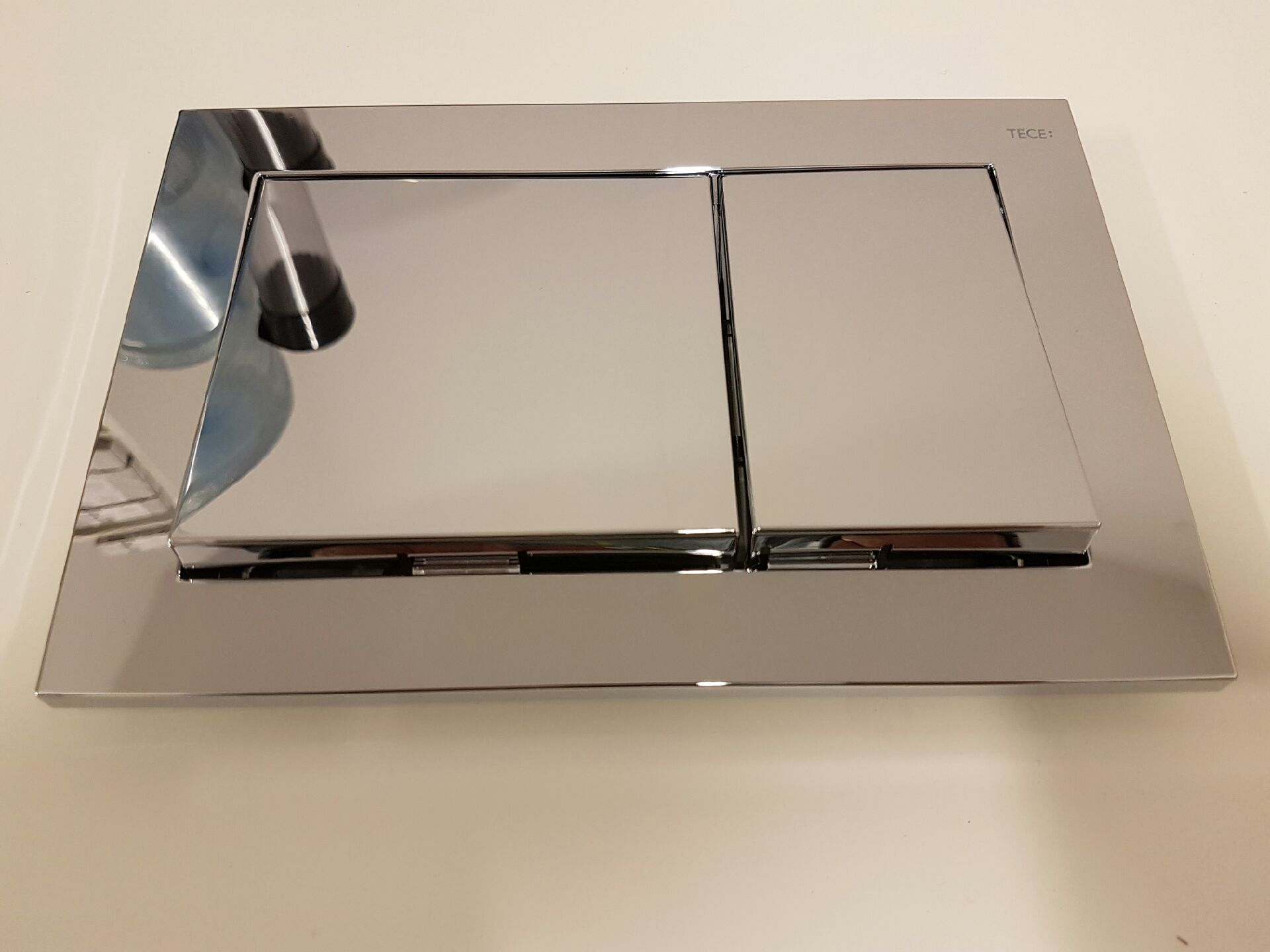 Tecie tlačidlo BASE płyka WC chróm 9240701 KRAKO