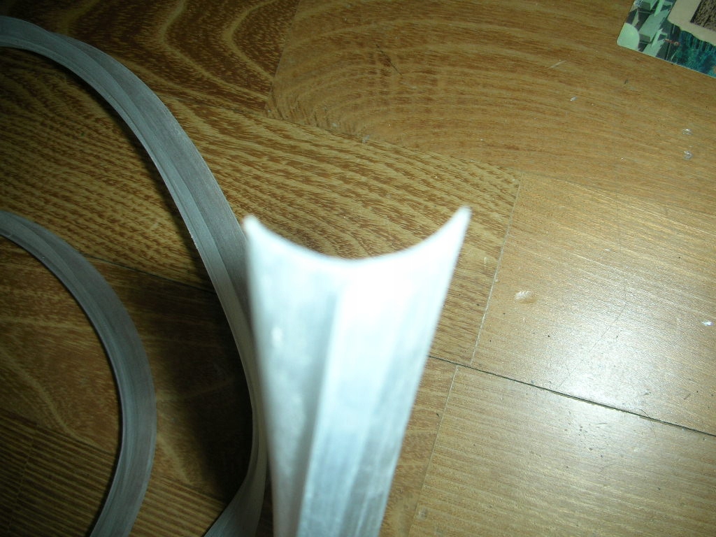 Tesnenie na sprchu čelného skla 195 cm
